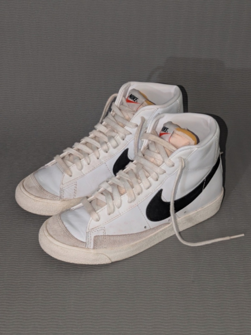 Nike Women's Blazer Mid 77 Black and White